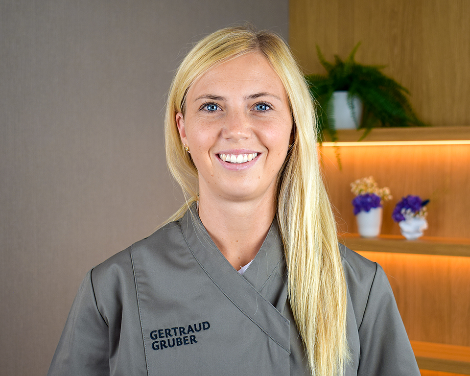 Eine von 1200 Gertraud Gruber Fachkosmetikerinnen
