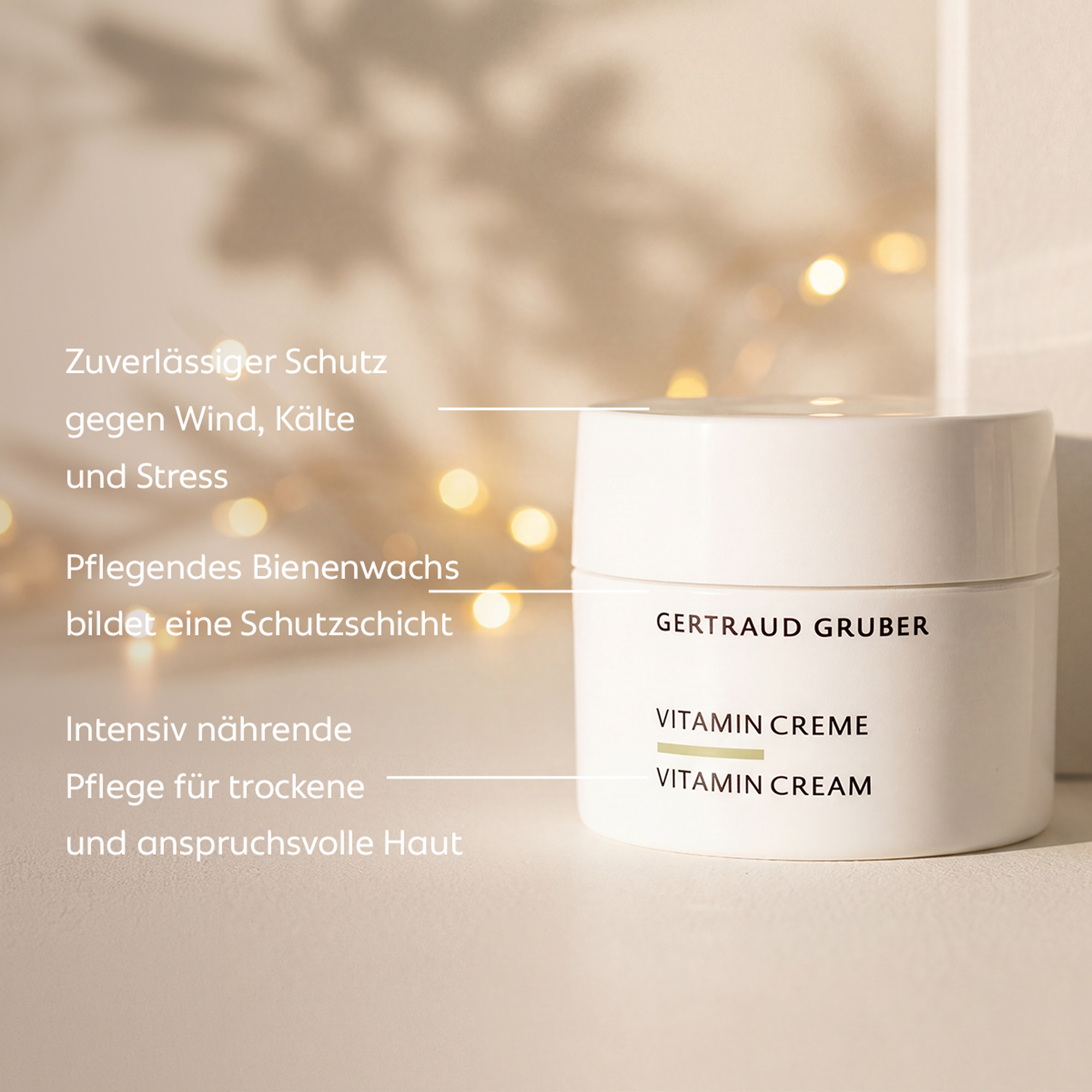 Gertraud Gruber Vitamin Creme vor warmem Hintergrund – intensiv nährende Pflege mit Bienenwachs für trockene, anspruchsvolle Haut.