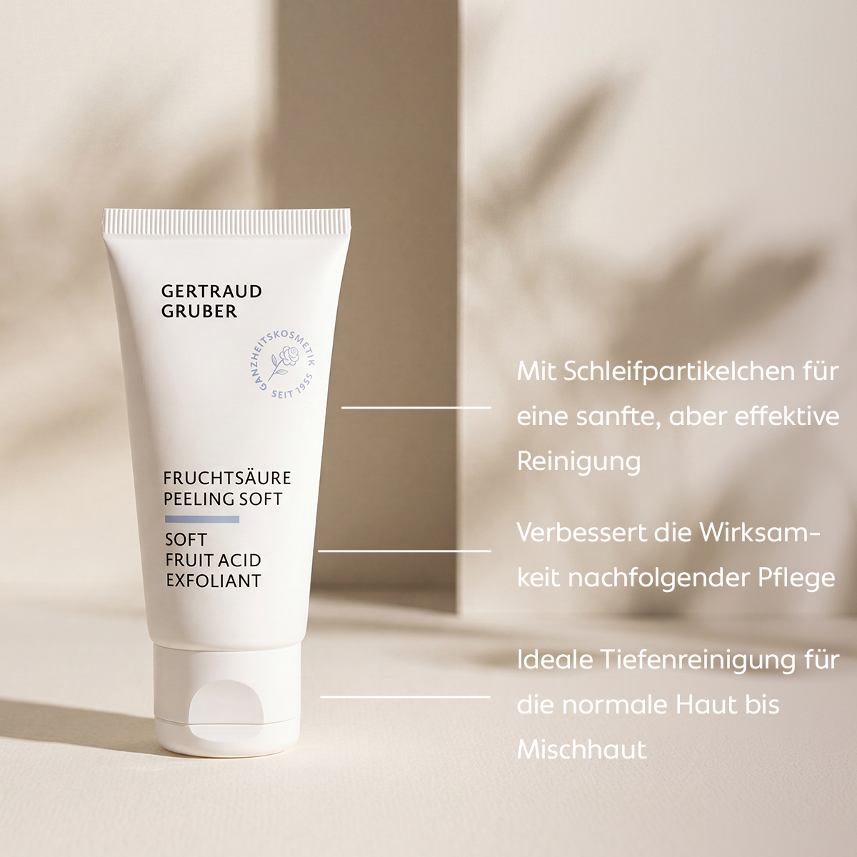Tube des Gertraud Gruber Fruchtsäure Peeling Soft auf hellem Hintergrund mit eingeblendeten Produktinformationen.