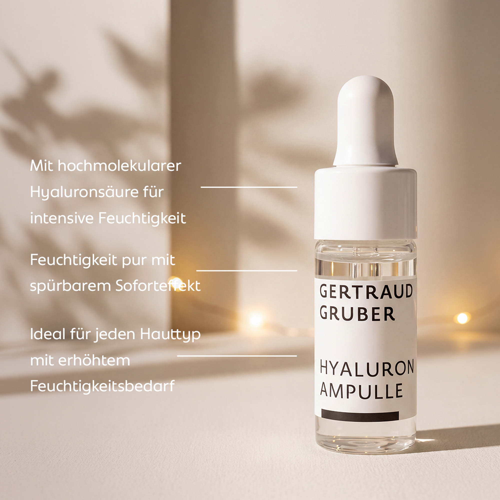 Gertraud Gruber Hyaluron Ampulle vor warmem Hintergrund – intensive Feuchtigkeitspflege mit Hyaluronsäure für jeden Hauttyp.