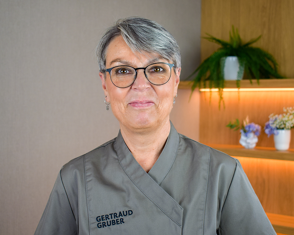 Eine von 1200 Gertraud Gruber Fachkosmetikerinnen