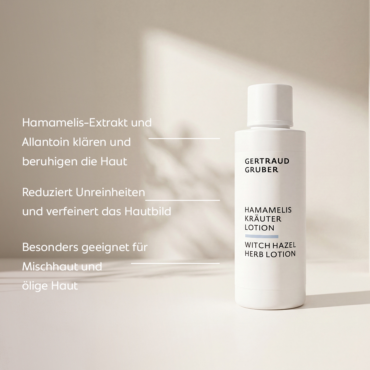 Flasche der Gertraud Gruber Hamamelis Kräuter Lotion auf hellem Hintergrund mit eingeblendeten Produktinformationen.
